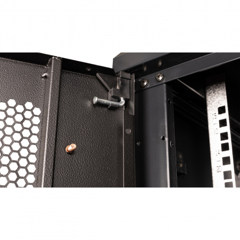 Шкаф 19" телекоммуникационный настенный, 15U  769x600х450 мм, дверь перфорация, черный